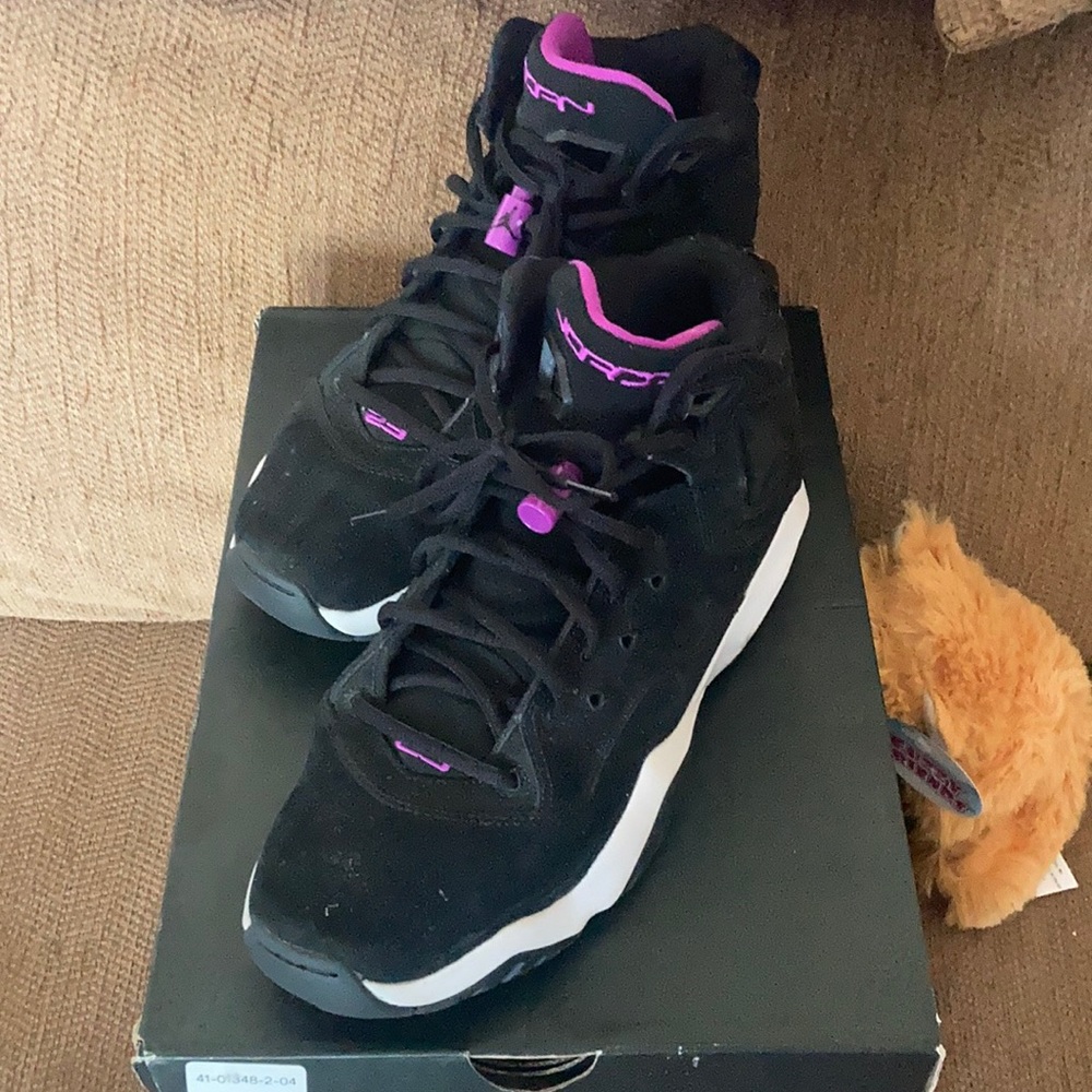 Jordans hyper violet